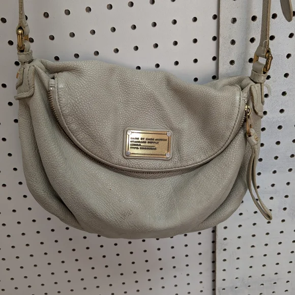 Marc Jacobs Natasha Q Classic Crossbody - AS IS, VERY USED CONDITON - Picture 2 of 8